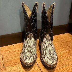 Kids Western Snake Print Boots